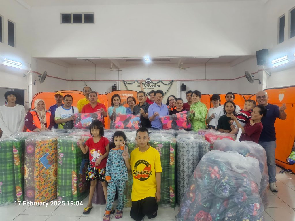 Swift Action by Community Leaders to Aids Fire Victims in Kampung Tabuan Dayak