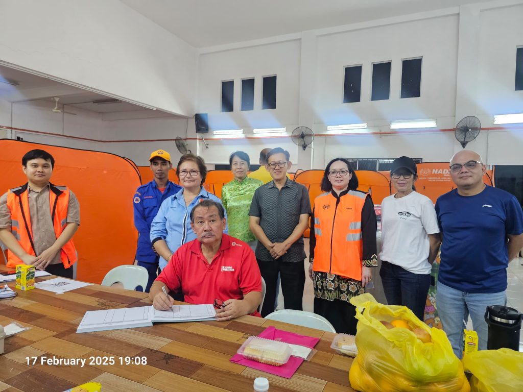 Swift Action by Community Leaders to Aids Fire Victims in Kampung Tabuan Dayak