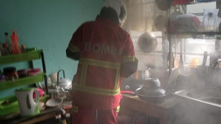 Teen Survives House Fire in Kuching Caused by Unattended Cooking 1 Teen Survives House Fire in Kuching Caused by Unattended Cooking