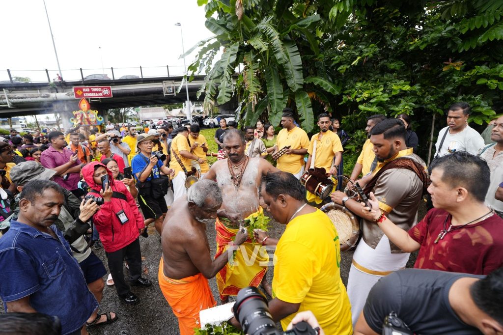 Thaipusam 2025 in Kuching: Thousands Join Chariot Procession and Prayer 3 Thaipusam 2025 in Kuching Thousands Join Chariot Procession and Prayer