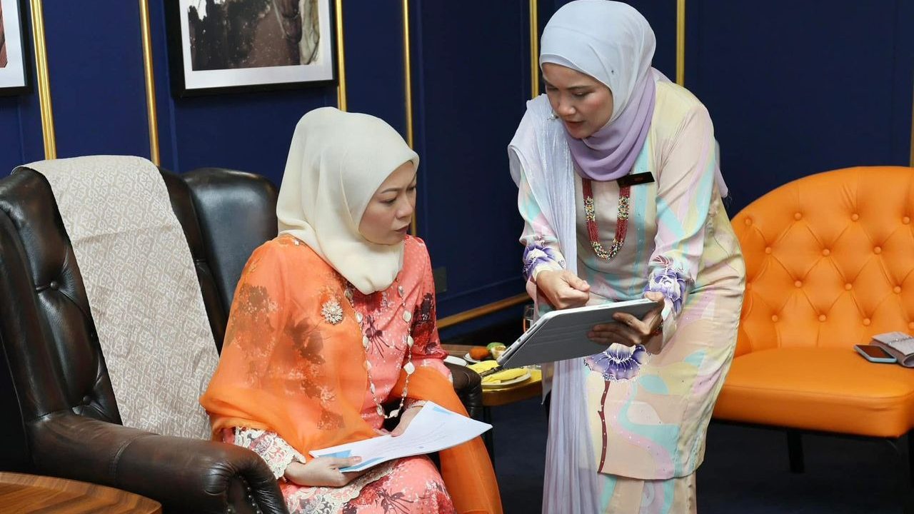 Toh Puan Fauziah Supports Sarawak Flood Relief Mission Led by PENIAGAWATI 1 Toh Puan Fauziah Supports Sarawak Flood Relief Mission Led by PENIAGAWATI