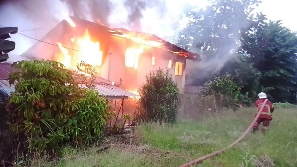 Two-Storey House in Serian Razed by Fire, No Casualties Reported