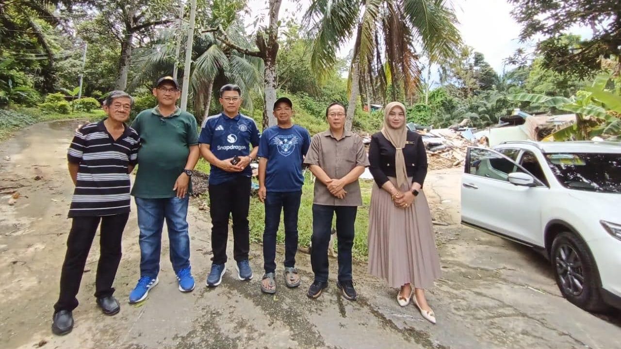 UKAS Director Visits Miri Landslide Survivors, Provides Aid to Victims 1 UKAS Director Visits Miri Landslide Survivors, Provides Aid to Victims