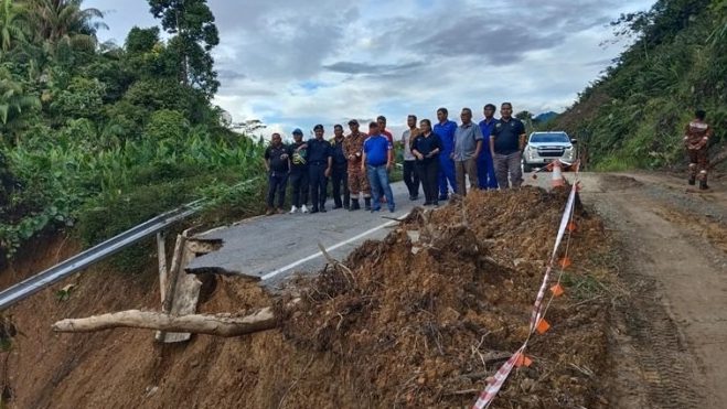 Urgent Action Needed as 16 Landslides Identified in Belaga, Sarawak 1 Urgent Action Needed as 16 Landslides Identified in Belaga, Sarawak