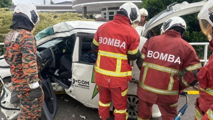 Young Driver Injured in Two-Vehicle Crash at Jalan Song, Kuching