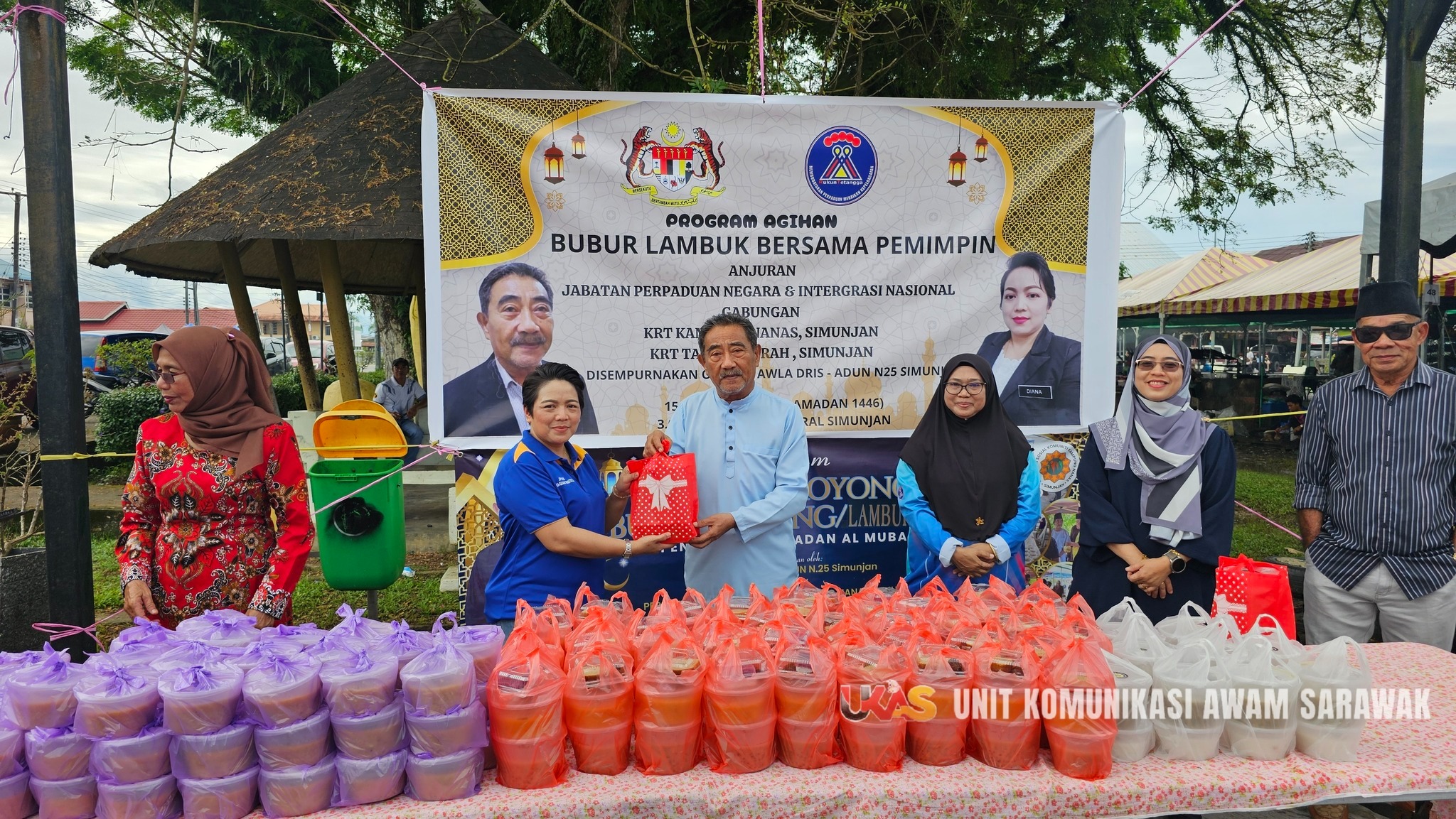 Bubur Lambuk Distribution Strengthens Community Bonds in Simunjan