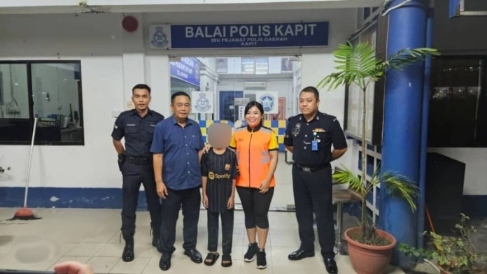 Curious Kuching Boy Takes 11-Hour Bus Ride to Kapit Alone 2 Curious Kuching Boy Takes 11-Hour Bus Ride to Kapit Alone