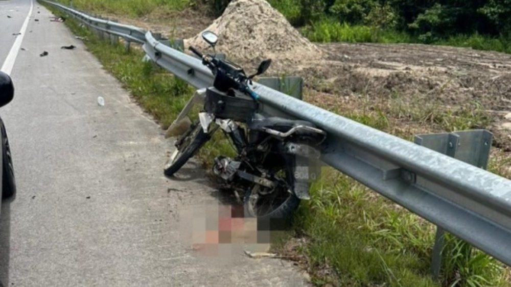 Elderly Motorcyclist Dies in Tragic Crash on Sri Aman-Kuching Road
