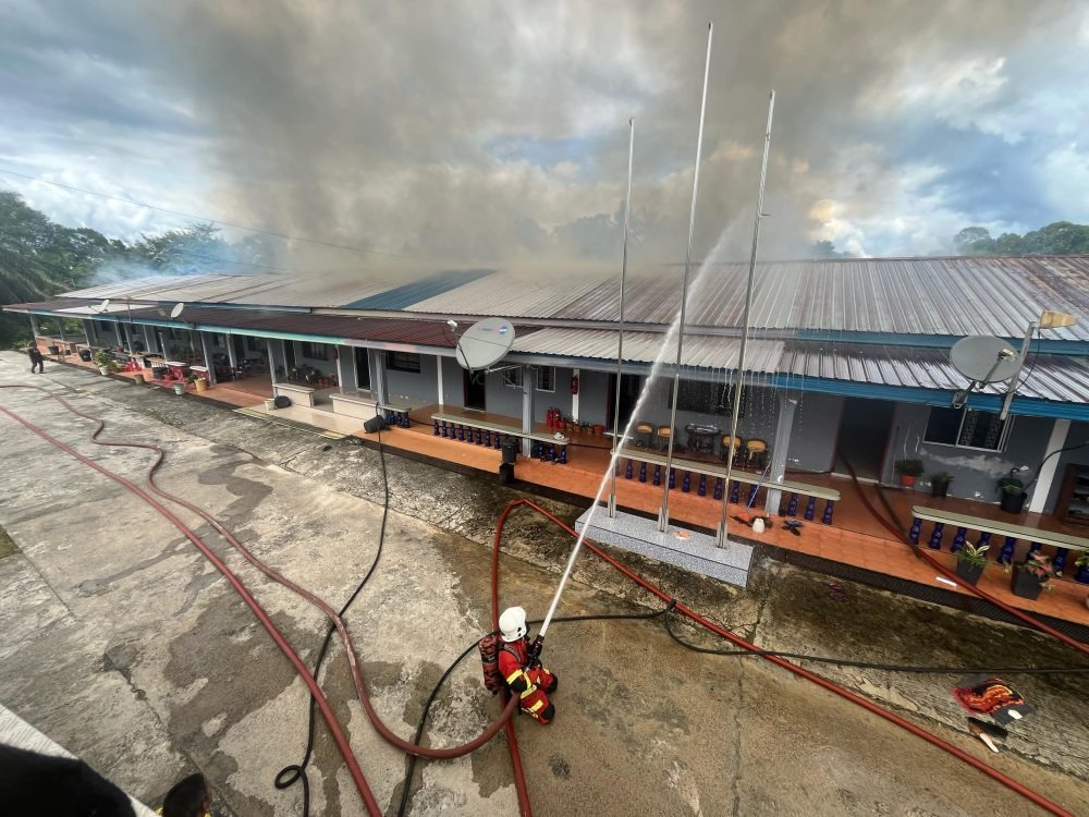 Fire Destroys 10 Doors at Ridap Sg Pasir Longhouse, RM1.7 Million Loss