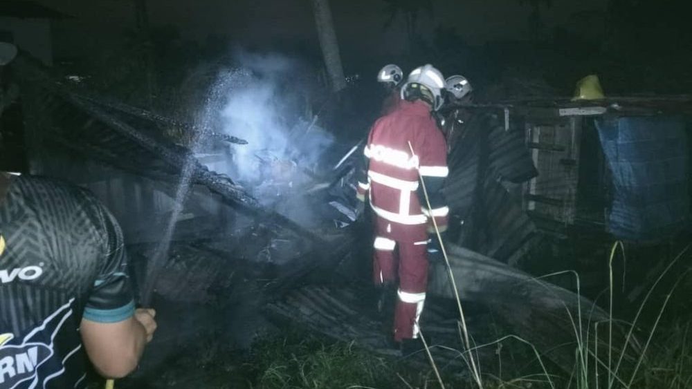 Fire Destroys Power Generator Shed in Kampung Pasir, Miri