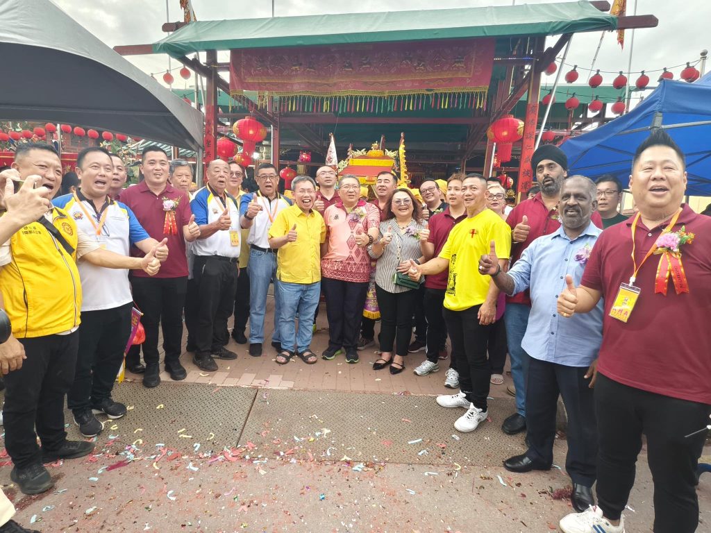 Grand Procession of 222 Troupes Marks Seng Ong Deity’s Birthday in Kuching 2 Grand Procession of 222 Troupes Marks Seng Ong Deity’s Birthday in Kuching