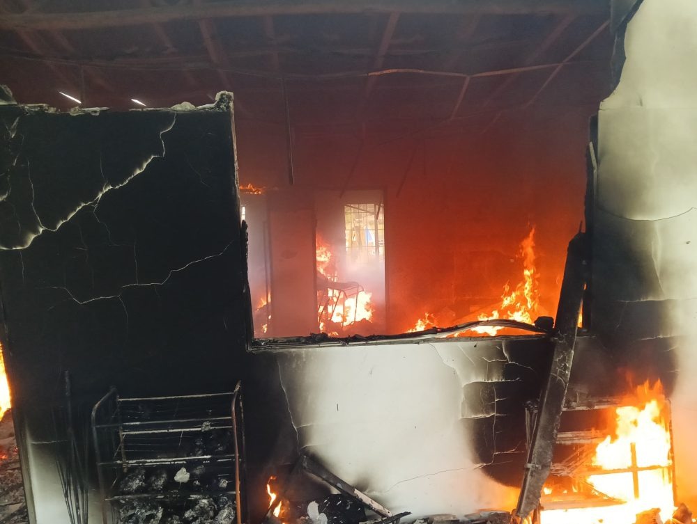 House in Kampung Sibuluh Catches Fire, Firefighters Act Fast