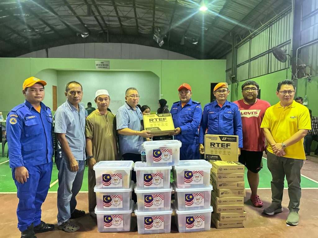 Kampung Tabuan Melayu Fire Victims Moved to PPS Dewan Haji Wan Junaidi for Shelter