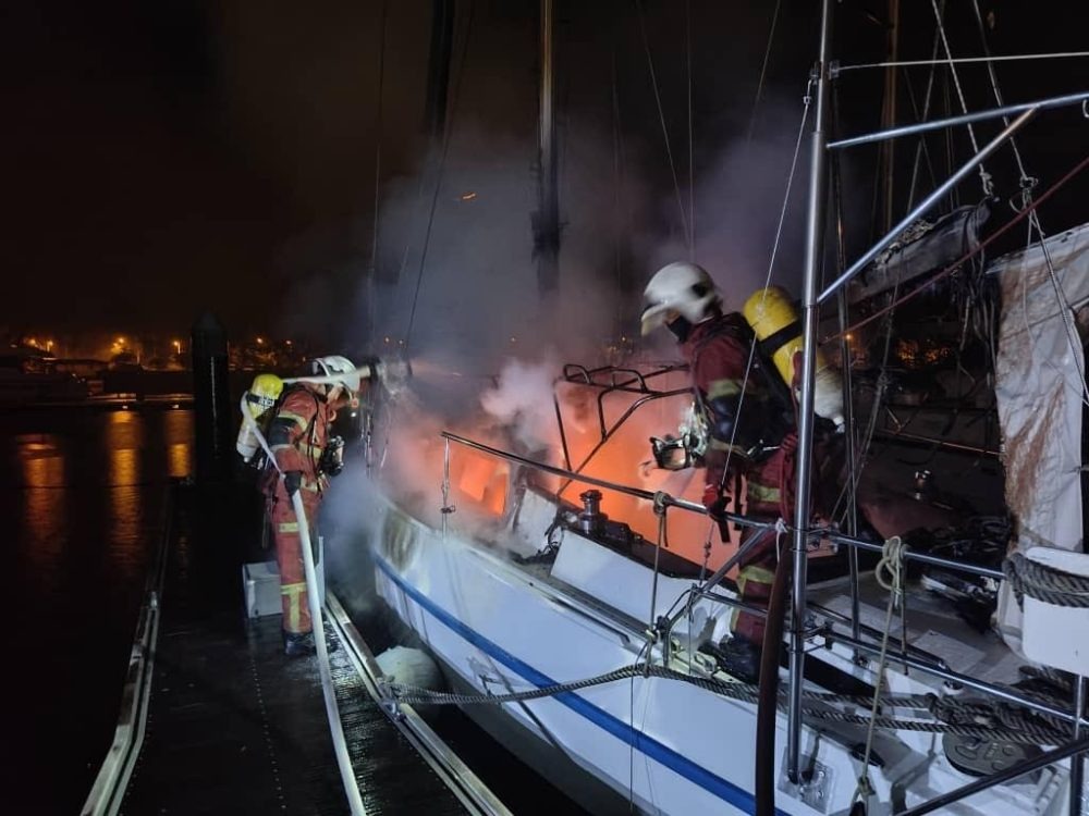 Luxury Yacht Catches Fire at Marina Bay Miri, Sparks Panic 2 Luxury Yacht Catches Fire at Marina Bay Miri, Sparks Panic