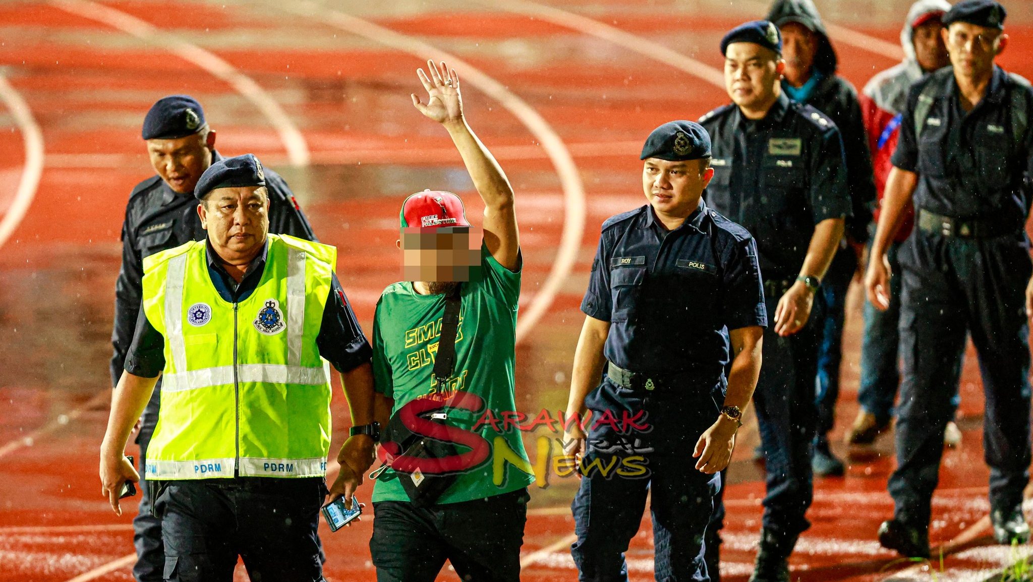 Man Arrested for Throwing Firework at Sarawak Stadium During Match 1 Man Arrested for Throwing Firework at Sarawak Stadium During Match