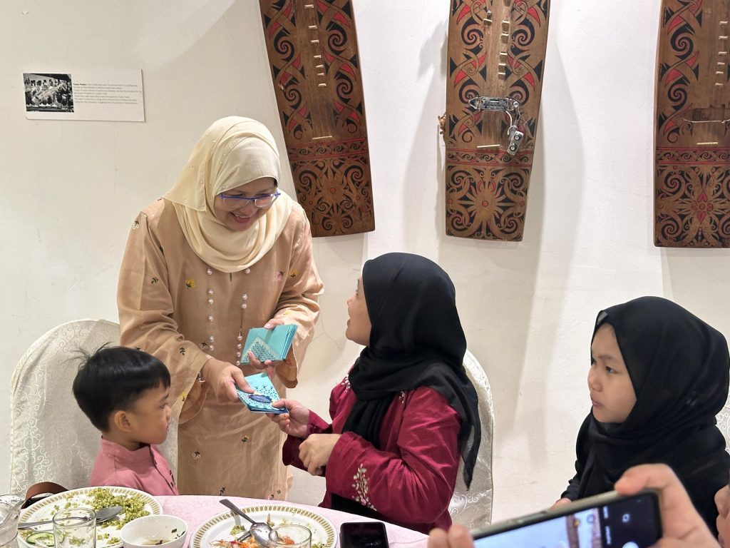 PPIS Brings Ramadan Joy to Orphans & Single Mothers in Kuching 2 PPIS Brings Ramadan Joy to Orphans & Single Mothers in Kuching