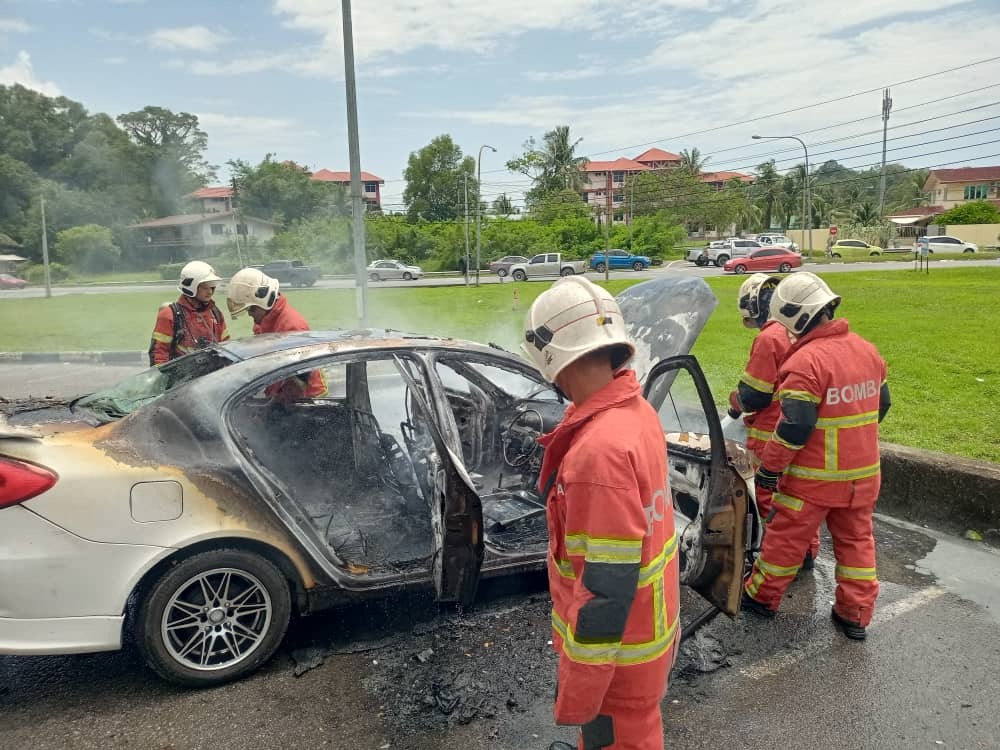 Proton Persona Catches Fire on Jalan Padang Kerbau, No Injuries Reported