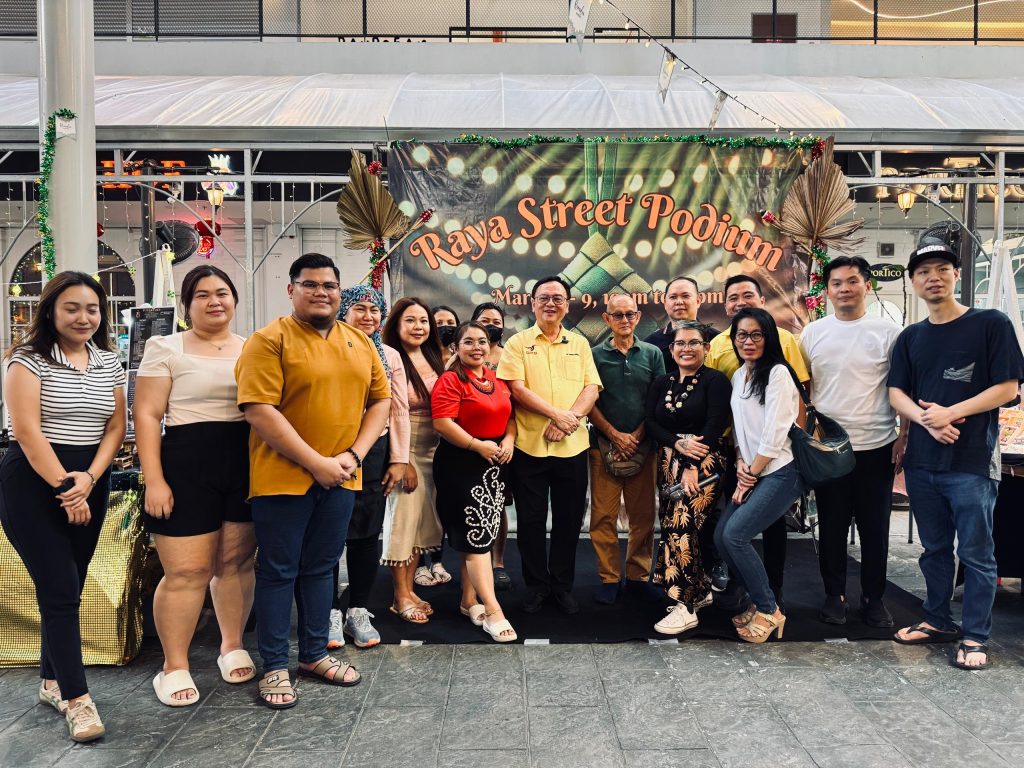 Raya Street Market at The Podium Opens with Festive Cheer in Kuching 2 Raya Street Market at The Podium Opens with Festive Cheer in Kuching
