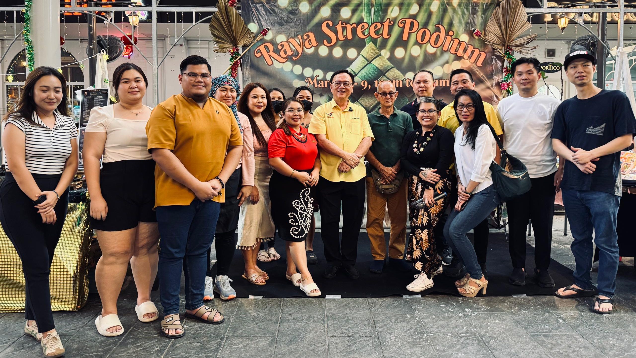 Raya Street Market at The Podium Opens with Festive Cheer in Kuching 1 Raya Street Market at The Podium Opens with Festive Cheer in Kuching