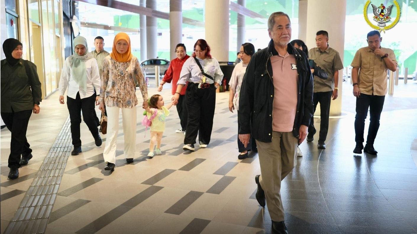 Sarawak Governor Enjoys Precious Family Time at The Exchange TRX