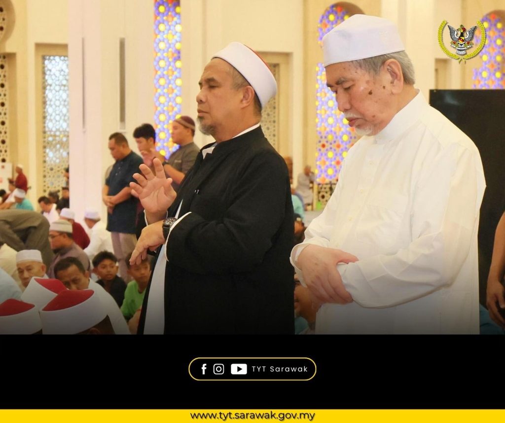 Sarawak Governor Leads Friday Prayers at State Mosque, Urges Muslims to Embrace Ramadan Spirit
