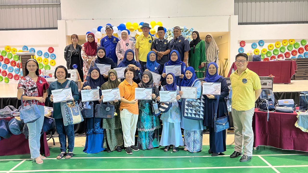 Sarawak Women Turn Old Jeans Into Creative Crafts, Empowering Communities 1 Sarawak Women Turn Old Jeans Into Creative Crafts, Empowering Communities