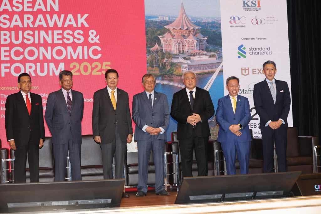 Sarawak to Lead ASEAN’s Green & Digital Economy by 2030 2 Sarawak to Lead ASEAN’s Green & Digital Economy by 2030