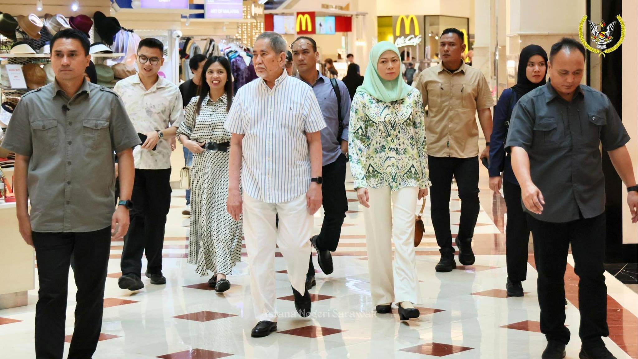 TYT Sarawak and Wife Enjoy Festive Atmosphere at KLCC During Ramadan