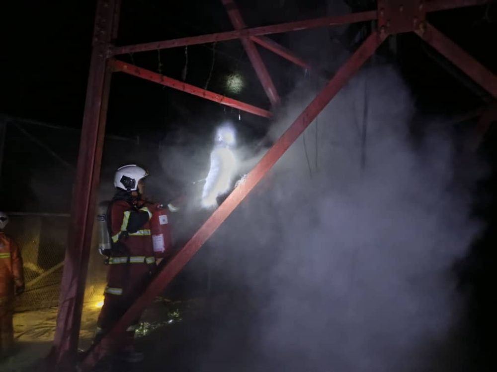 Telecommunications Tower in Niah Catches Fire, 50% Damaged in Late Night Blaze