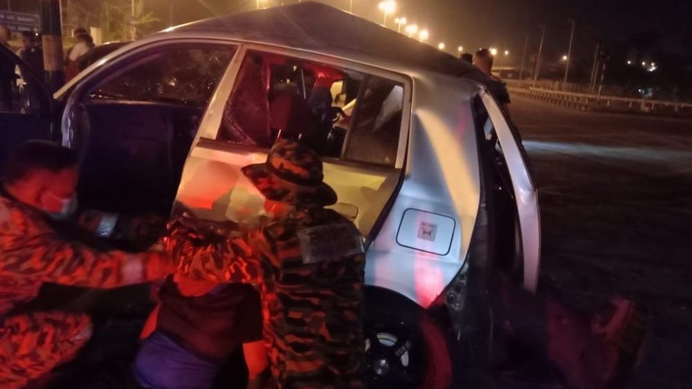 Three Injured in Early Morning Crash at Kampung Pengkalan Kuap