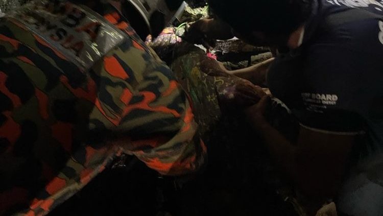 Tragedy After Sahur: Mother Buried in Landslide at Kampung Lok Bonu 1 Tragedy After Sahur Mother Buried in Landslide at Kampung Lok Bonu