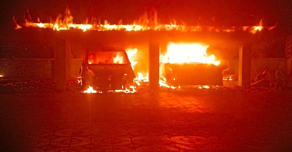 Two Vehicles Destroyed in Kabong Fire, Firefighters Investigate Cause