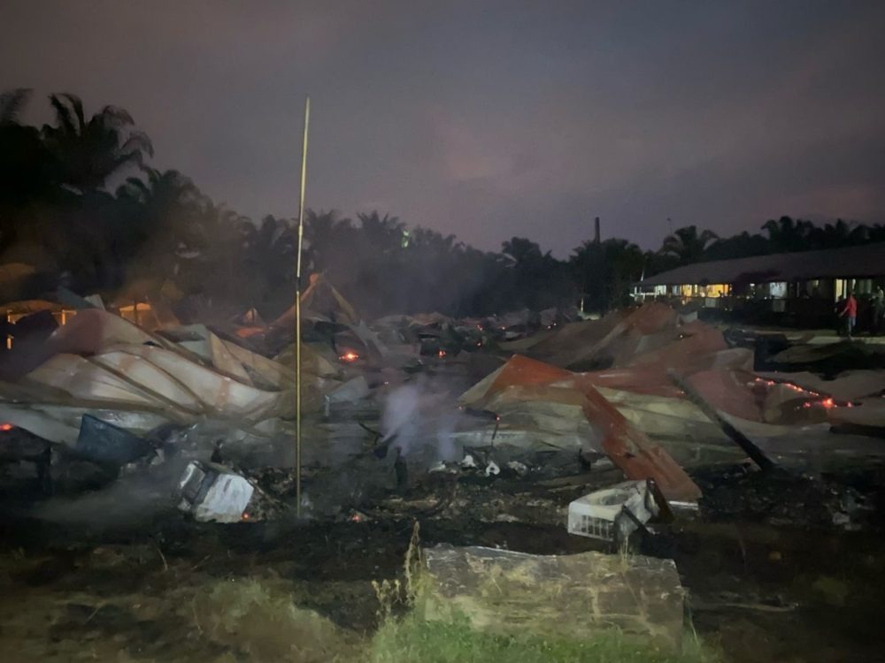 45 Workers Left Homeless in Belaga Fire at Oil Palm Plantation 2 45 Workers Left Homeless in Belaga Fire at Oil Palm Plantation