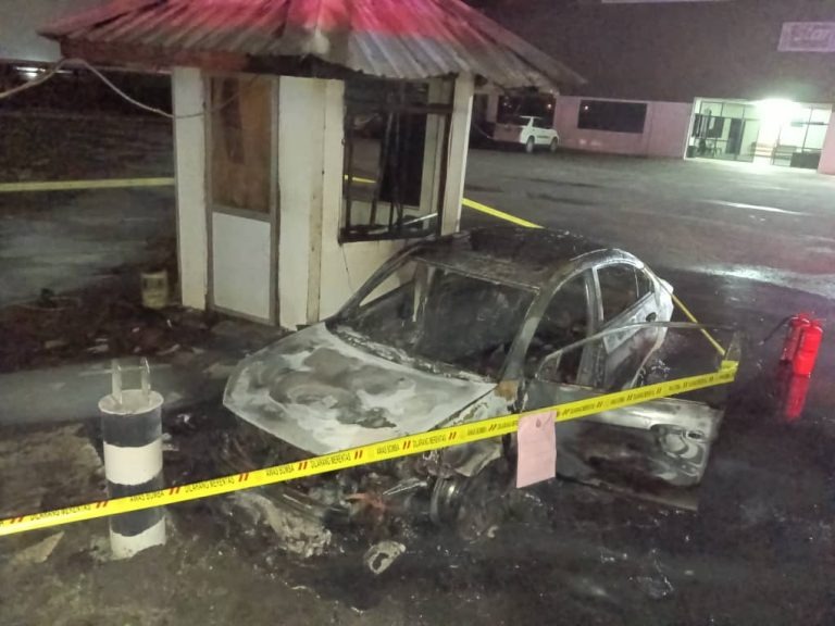 Early Morning Fire Destroys Car and Damages Guardhouse in Sibu 2 Early Morning Fire Destroys Car and Damages Guardhouse in Sibu