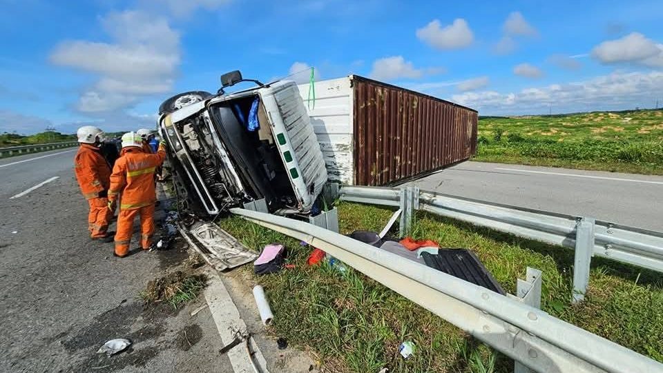 Fatal Crash on Jalan Bintulu-Miri One Dead, Three Injured