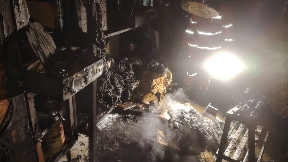 Heroic Senior Saves Siburan Home from Fire in Early Morning Scare 1 Heroic Senior Saves Siburan Home from Fire in Early Morning Scare