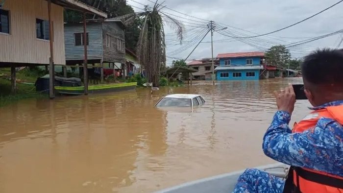 Kinabatangan Declared Flood Disaster Area as River Water Rises