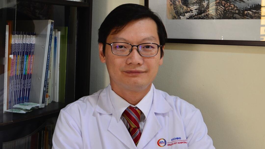 Kuching Doctor Leads Malaysia in Advanced Pain Treatment!