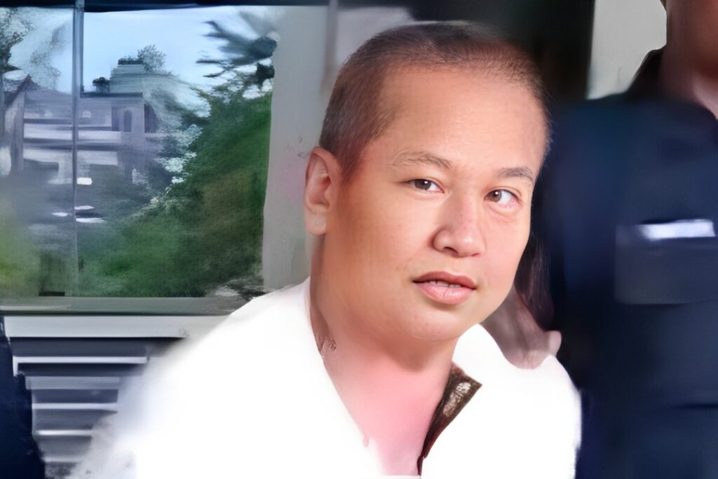 Lorry Driver Overstays 15 Years, Crashes Into 14 Vehicles! 2 Lorry Driver Overstays 15 Years, Crashes Into 14 Vehicles!