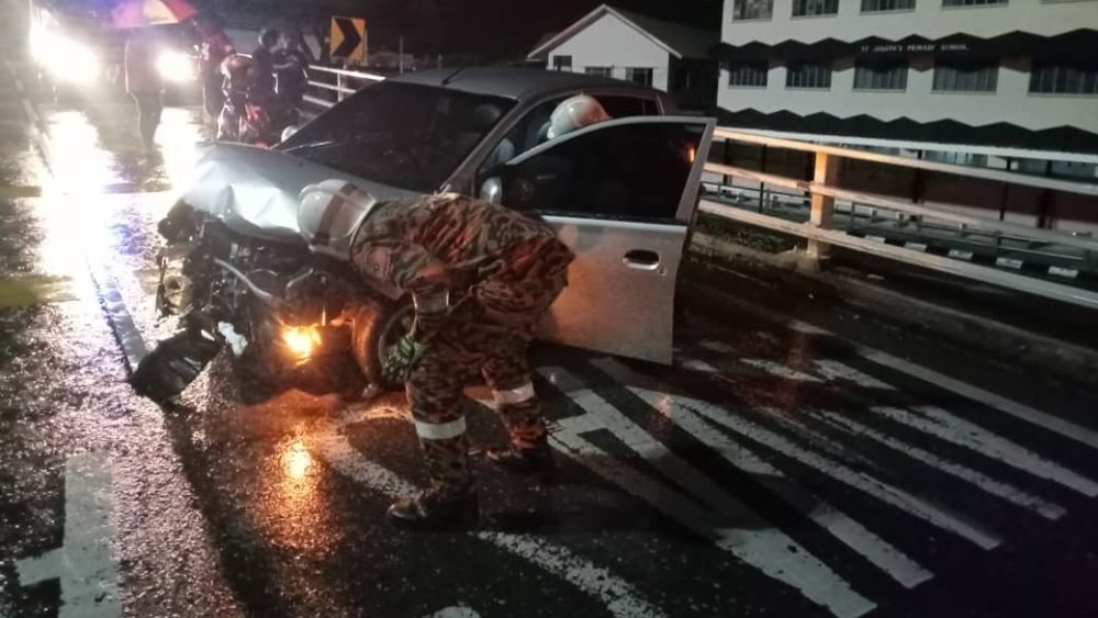 Man Survives Car Crash Into Flyover Barrier in Miri