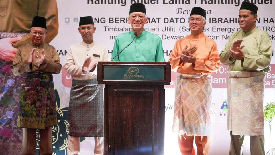 Negotiations for Sarawak and Sabah's One-Third Parliamentary Seats A Constitutional Safeguard