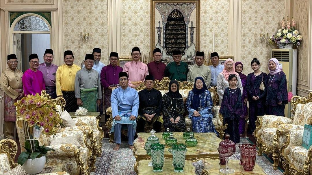 Sarawak Premier & Wife Visit Family of Late Tun Pehin Sri Adenan 1 Sarawak Premier & Wife Visit Family of Late Tun Pehin Sri Adenan