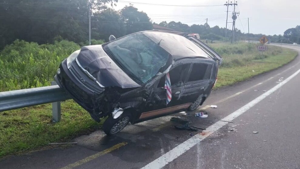 Seven Injured in Sri Aman Self-Driving Crash Involving Baby