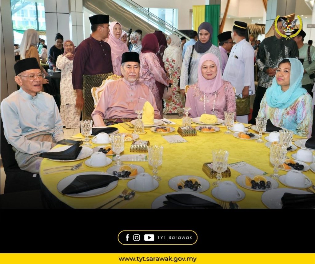 TYT Sarawak and Wife Attend 1446H Aidilfitri Open House in Satok 2 TYT Sarawak and Wife Attend 1446H Aidilfitri Open House in Satok
