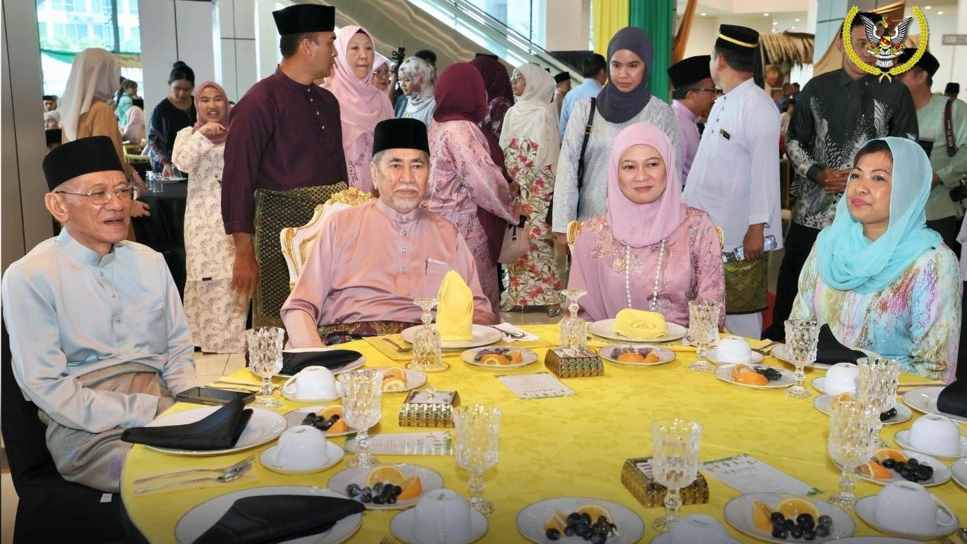 TYT Sarawak and Wife Attend 1446H Aidilfitri Open House in Satok 1 TYT Sarawak and Wife Attend 1446H Aidilfitri Open House in Satok