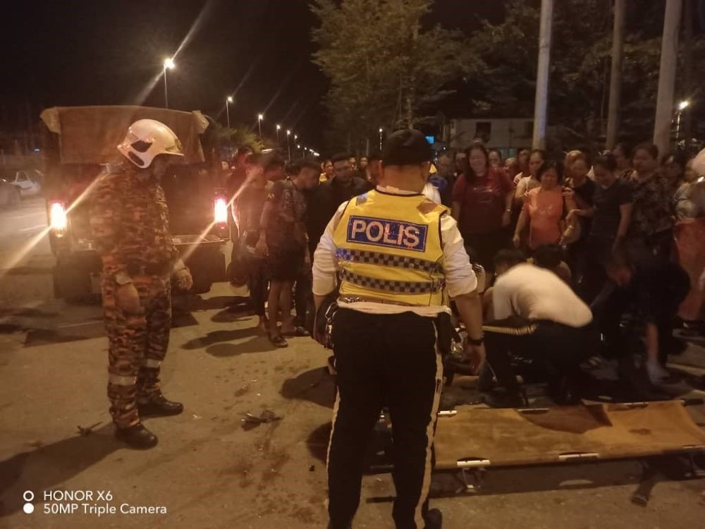 Tragic Night Crash in Sibu Jaya: One Dead, Another Injured in Bike Collision 2 Tragic Night Crash in Sibu Jaya One Dead, Another Injured in Bike Collision
