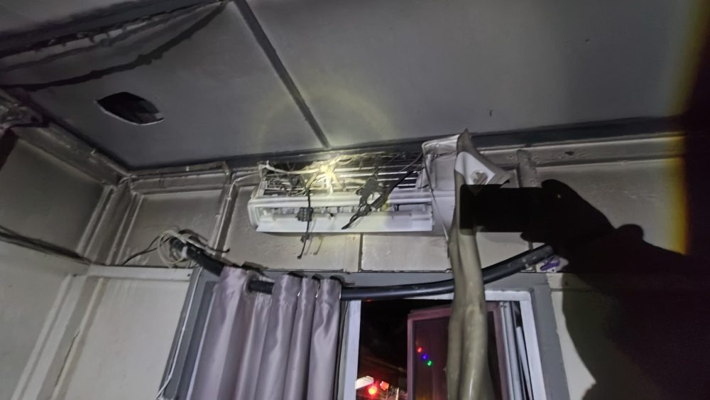 Two-Storey House Catches Fire in Kampung Bintawa Hulu, Kuching 2 Two-Storey House Catches Fire in Kampung Bintawa Hulu, Kuching