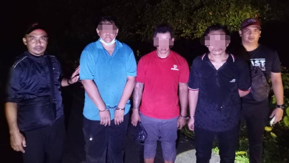 3 Men Caught Red-Handed in Failed Break-In at Samarahan Scrap Shop 1 3 Men Caught Red-Handed in Failed Break-In at Samarahan Scrap Shop