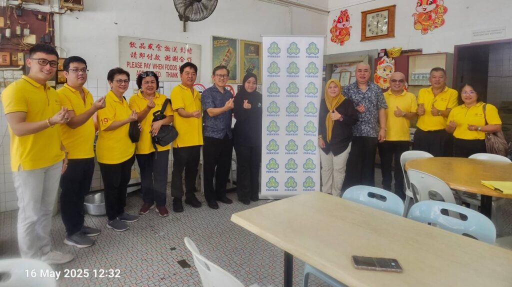 Dong Ge Team Brings PERKESO Services Closer to Kuching Residents 2 Dong Ge Team Brings PERKESO Services Closer to Kuching Residents