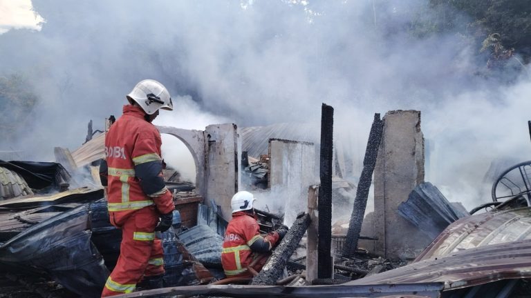 Empty Rental House in Miri Destroyed in Sudden Fire 2 Empty Rental House in Miri Destroyed in Sudden Fire
